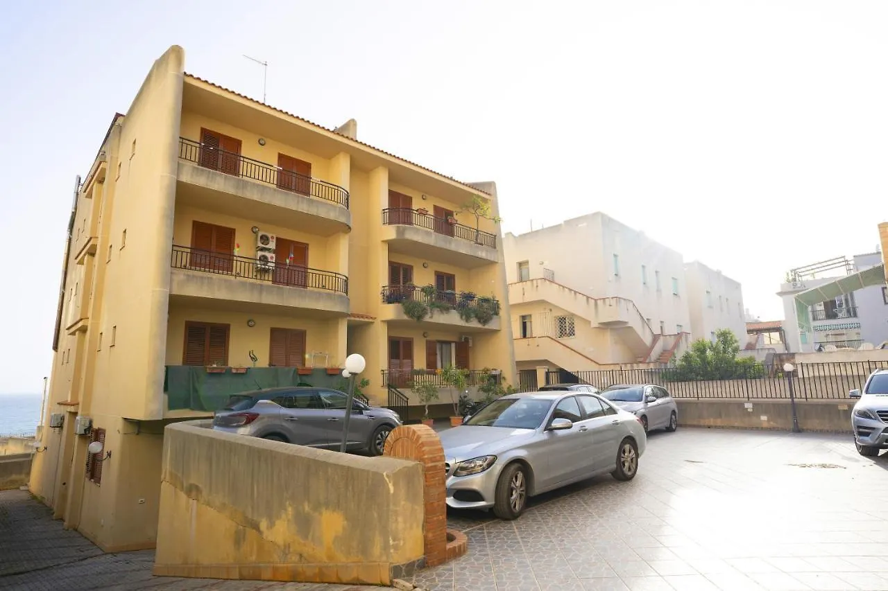 Casa Vacanze Selinus 마리넬라 펜션